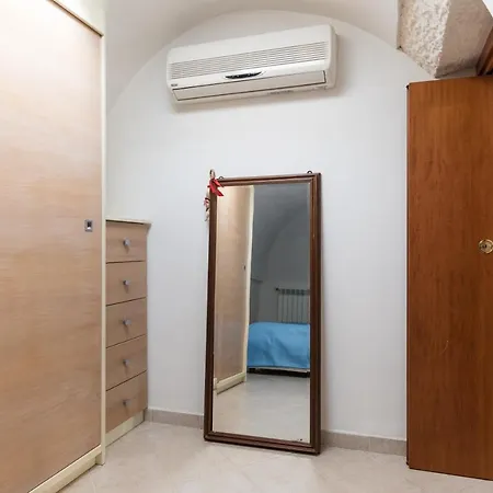 Casetta Cristina Con Terrazza بيت للعطل *